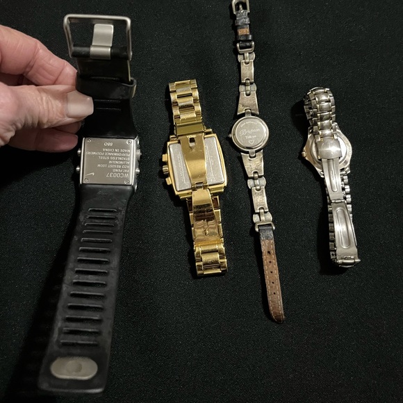 4 Watches!!!! - Picture 7 of 7
